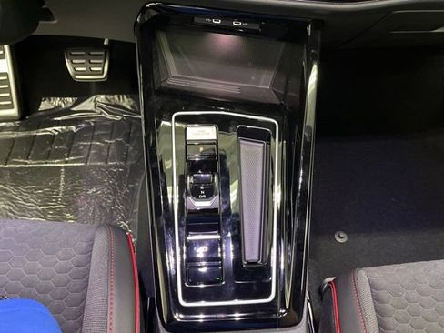 New 2026 Volkswagen GTI SE FWD image 22