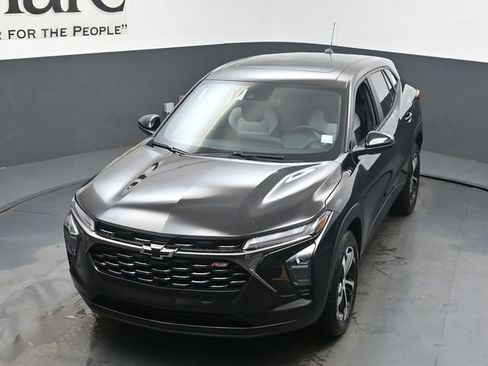 New 2026 Chevrolet Trax RS w/ Sunroof Package FWD image 24