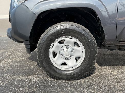 Used 2019 Toyota Tacoma SR AWD/4WD image 21