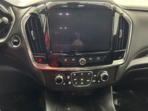Used 2020 Chevrolet Traverse LT AWD/4WD image 19