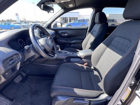 Used 2025 Honda HR-V Sport image 11