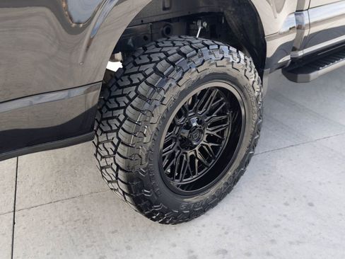 Used 2025 Ford F150 Lariat image 10