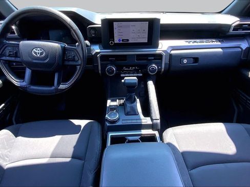 Used 2025 Toyota Tacoma SR5 AWD/4WD image 15