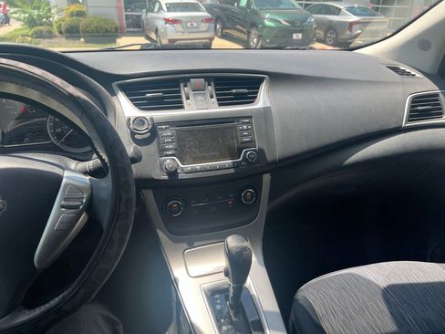 Used 2015 Nissan Sentra SV FWD image 13