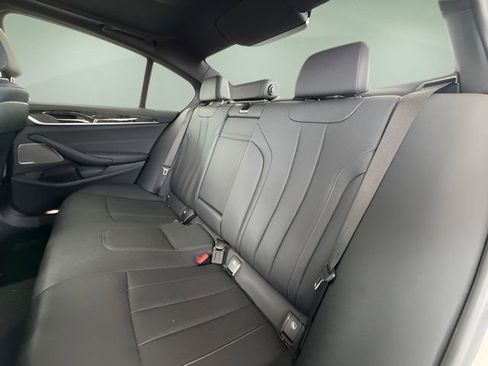 Used 2023 BMW 540i w/ Premium Package image 34