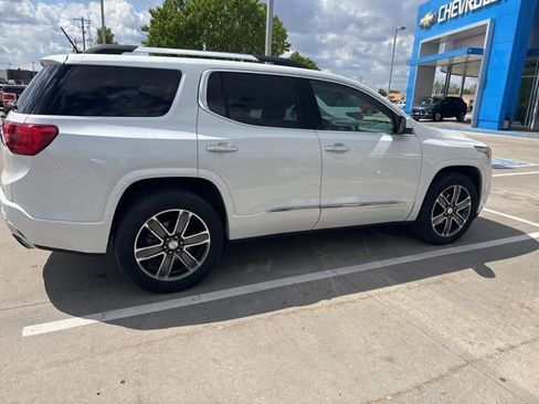 Used 2018 GMC Acadia Denali w/ Technology Package AWD/4WD image 8