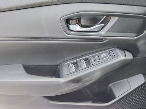 Used 2025 Honda Accord SE image 27