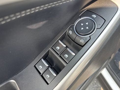 Used 2021 Ford Explorer XLT AWD/4WD image 11