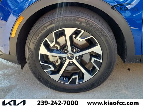 Certified 2023 Kia Sportage EX FWD image 8