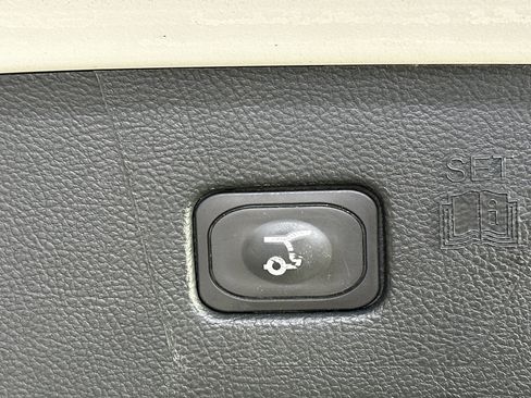 Used 2022 Ford Edge SEL w/ Convenience Package image 15