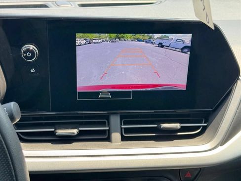 Used 2026 Chevrolet Trax LS FWD image 23