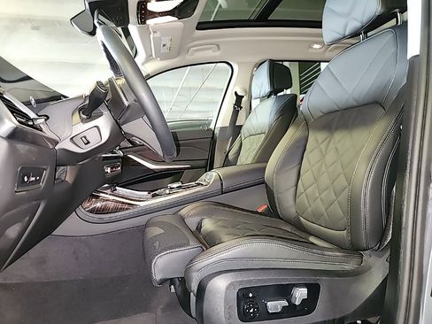 Used 2026 BMW X7 xDrive40i AWD/4WD image 2