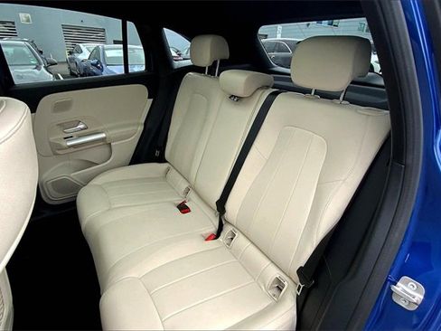 Used 2025 Mercedes-Benz GLA 250 4MATIC image 23