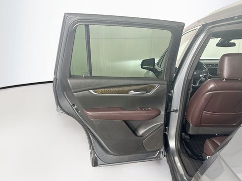 Used 2022 Cadillac XT6 Premium Luxury FWD image 27
