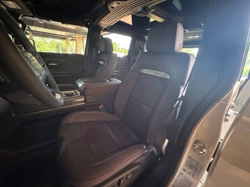 New 2026 GMC Hummer EV SUV w/ LPO, Dark Essentials Package AWD/4WD image 19