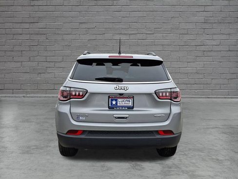 Used 2023 Jeep Compass Latitude w/ Convenience Group AWD/4WD image 10