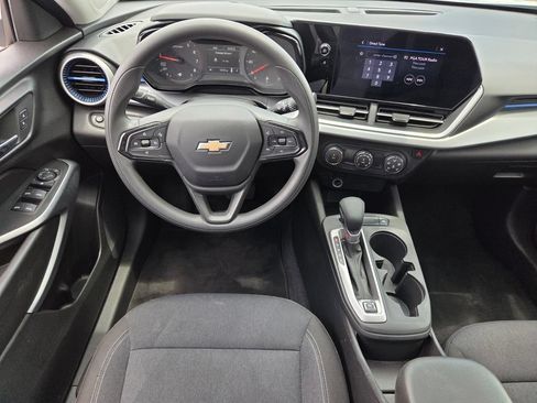 Used 2024 Chevrolet Trax LS FWD image 8