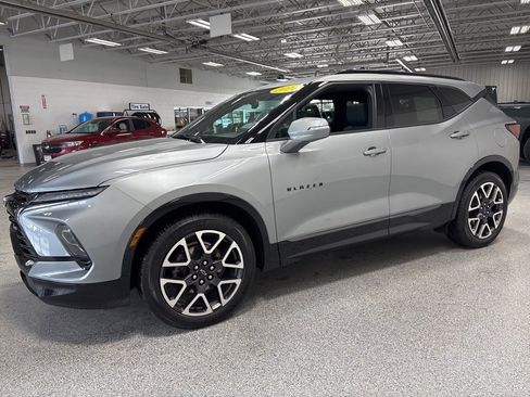 Used 2024 Chevrolet Blazer RS w/ Enhanced Convenience Package image 3