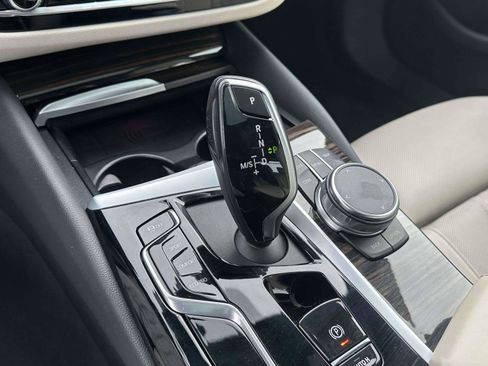 Used 2023 BMW 530i xDrive w/ Premium Package image 31