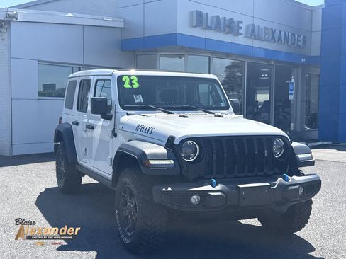 Used 2023 Jeep Wrangler Unlimited w/ Sun & Screen Package AWD/4WD image 1