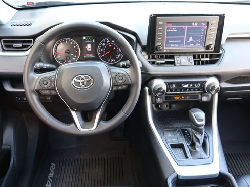 Used 2020 Toyota RAV4 XLE Premium image 20