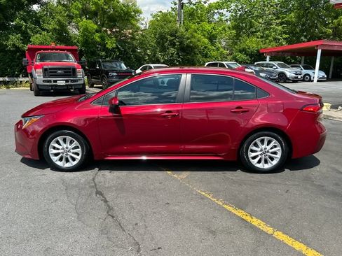 Used 2022 Toyota Corolla LE w/ LE Convenience Package FWD image 3