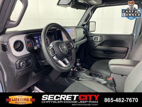 Used 2024 Jeep Wrangler Unlimited Sahara w/ Safety Group AWD/4WD image 11