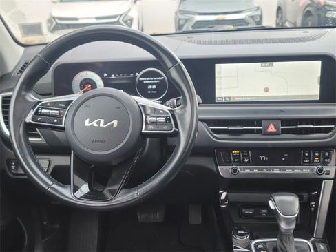Used 2024 Kia Seltos EX image 14