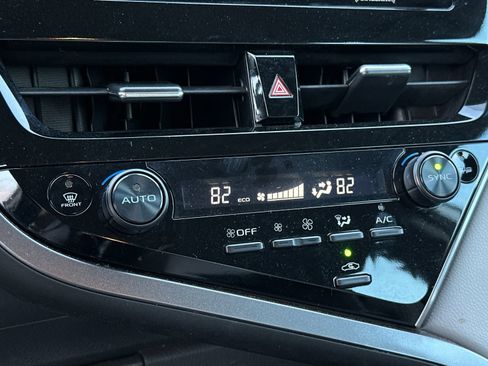 Used 2024 Toyota Camry SE image 17