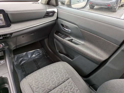 Used 2025 Nissan Kicks SV FWD image 17