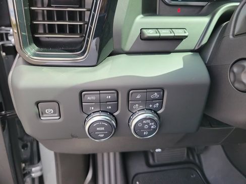 Used 2024 GMC Sierra 1500 AT4X image 26