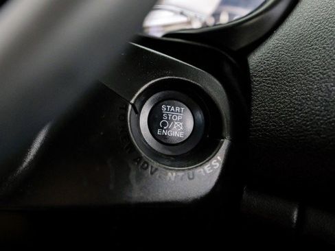 Used 2019 Jeep Renegade Latitude image 17