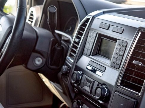 Used 2015 Ford F150 XLT w/ Equipment Group 301A Mid AWD/4WD image 8