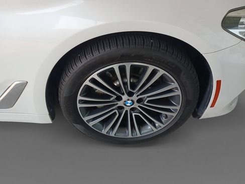 Used 2019 BMW 530i w/ Convenience Package RWD image 16