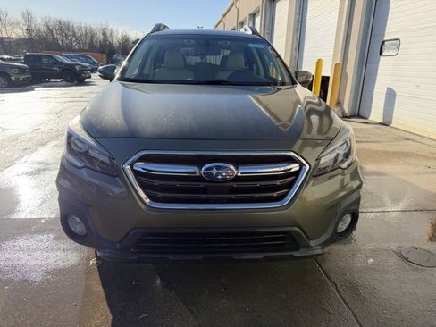 Used 2018 Subaru Outback 2.5i Limited image 9