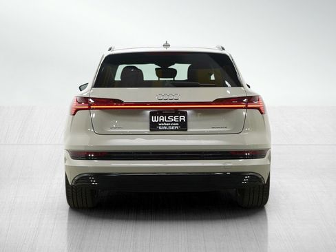 Used 2021 Audi e-tron Premium Plus w/ Premium Plus Package image 4