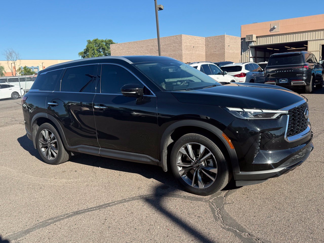 Certified 2023 INFINITI QX60 Luxe FWD image 3