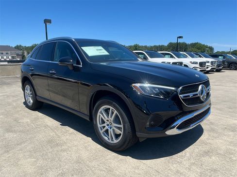 Used 2025 Mercedes-Benz GLC 300 GLC 300 image 2