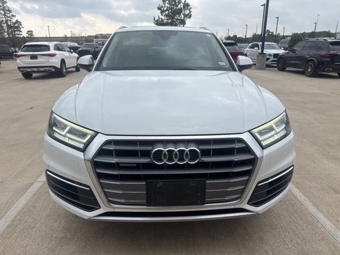 Used 2019 Audi Q5 2.0T Premium Plus w/ Premium Plus Package image 2