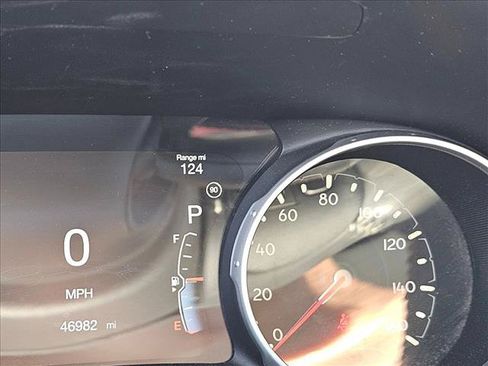Used 2018 Jeep Compass Latitude w/ Popular Equipment Group FWD image 12