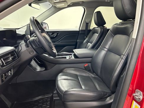 Certified 2025 Lincoln Aviator AWD image 10