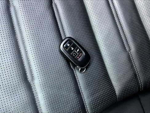 Used 2025 Honda CR-V EX-L image 33
