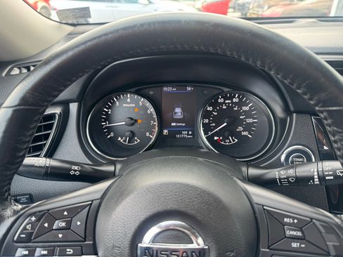 Used 2019 Nissan Rogue SV image 21