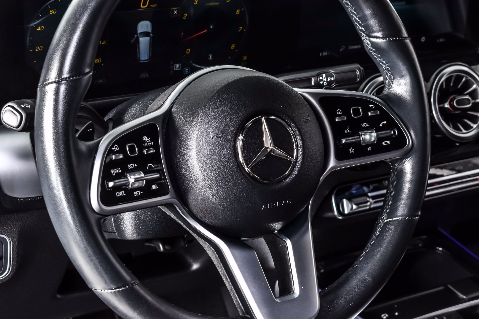 Used 2022 Mercedes-Benz GLB 250 4MATIC w/ AMG Line image 16
