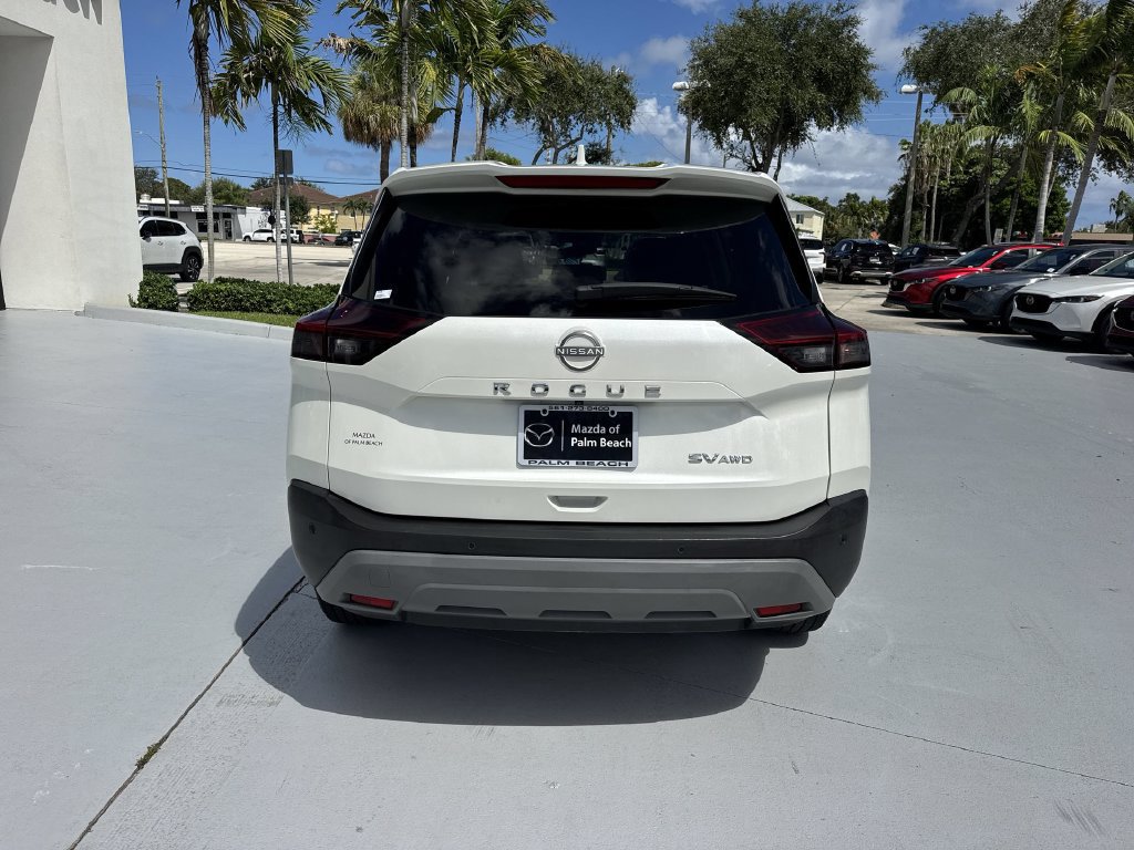 Used 2023 Nissan Rogue SV AWD/4WD image 2