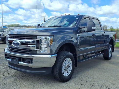 Used 2018 Ford F250 XL w/ STX Appearance Package image 3