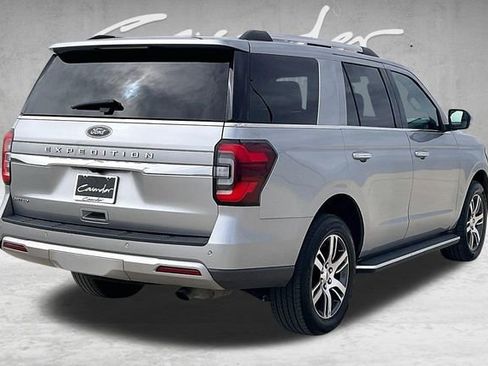 Used 2023 Ford Expedition Limited AWD/4WD image 2