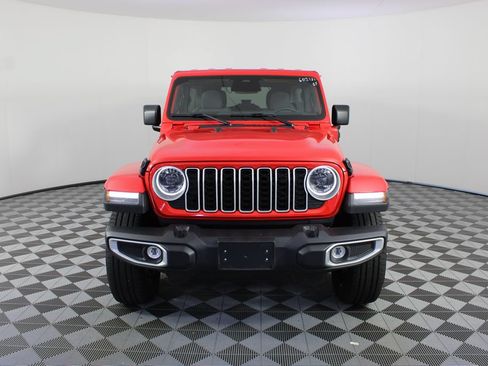 Used 2025 Jeep Wrangler Unlimited Sahara AWD/4WD image 25
