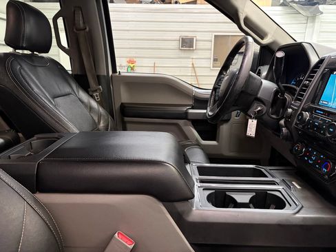Used 2017 Ford F150 XLT w/ Equipment Group 302A Luxury AWD/4WD image 27
