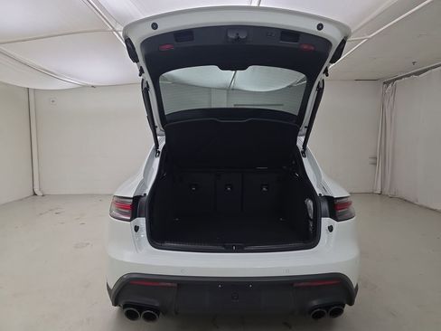 Used 2024 Porsche Macan image 29